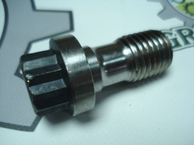 R81162 Болт